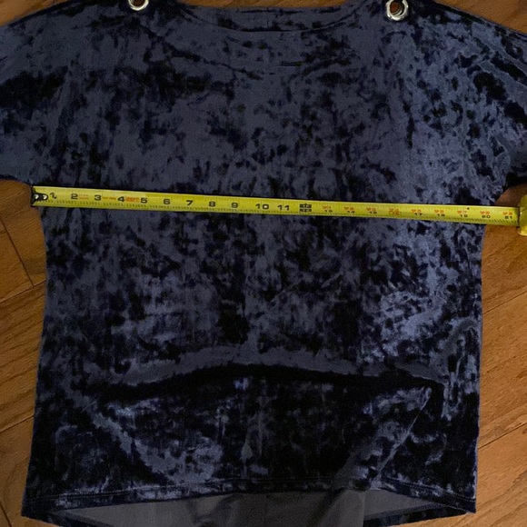 Cable & Gauge blue/violet velvet open quarter sleeves blouse. Size Petite Medium - Picture 8 of 10